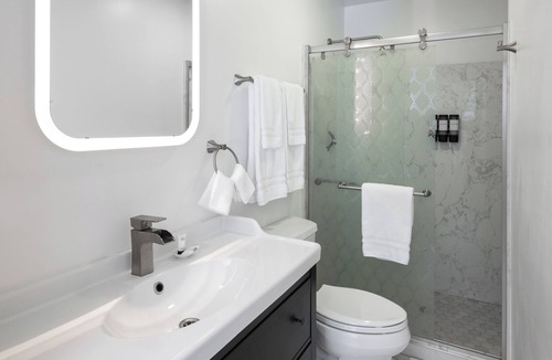 Downtown Oakland Hotel | Oaktown Roost