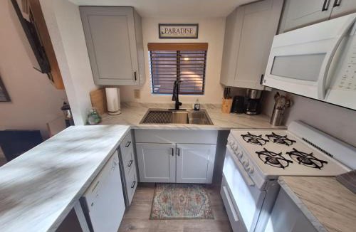 Smith River House | Ocean Cabin 19 with Jacuzzi and Spacious Deck