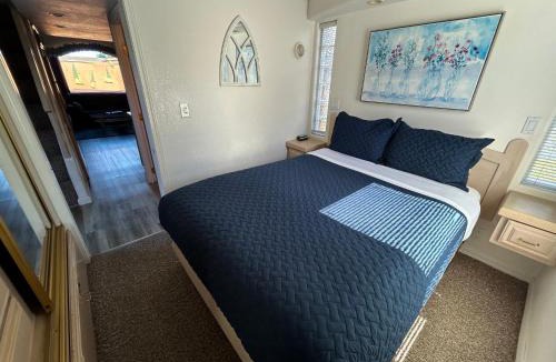 Smith River House | Ocean Cabin 28 w Jacuzzi with Private Beach