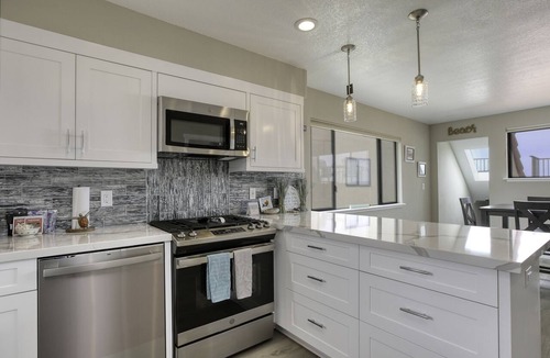Downtown Condo | Ocean Front 3 bed 2 bath