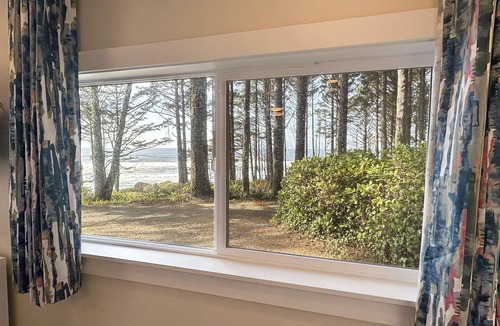 Yachats Cottage | Ocean Front, Cottage at Oregon House, Stairs to the Beach!