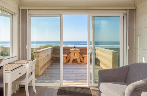 Florence Cottage | Ocean Front Cottage With Private Beach Access To Heceta Beach