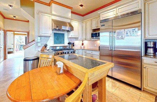 Seaside House | OCEAN FRONT: EYE OF THE STORM: Seaside Vacation Homes, Inc Managed