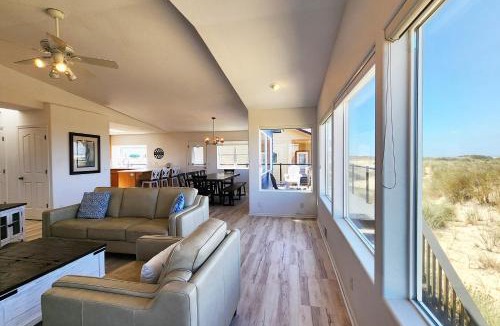 Bayshore House | Ocean Front on the Beach! Dog Friendly! Beachside Bliss