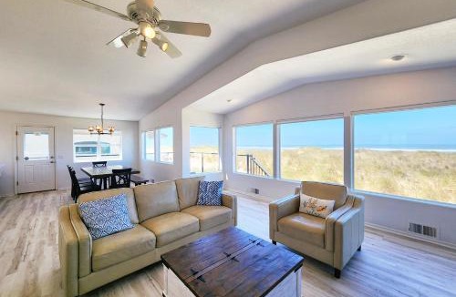 Bayshore House | Ocean Front on the Beach! Dog Friendly! Beachside Bliss