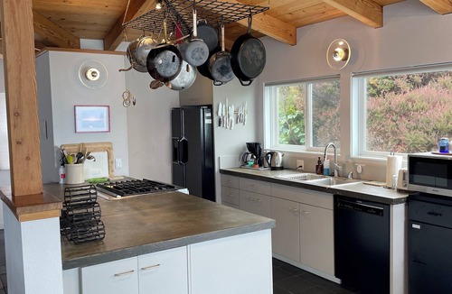 Manchester House | Ocean View 3-Bedroom House in Tranquil Irish Beach