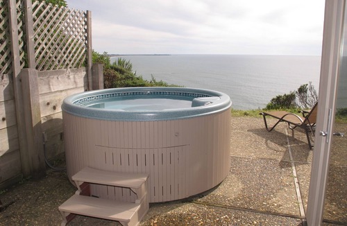 Manchester House | Ocean View 3-Bedroom House in Tranquil Irish Beach