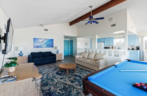 Silver Strand Apartment | Ocean View Beach Stay w/Pool Table & Bikes
