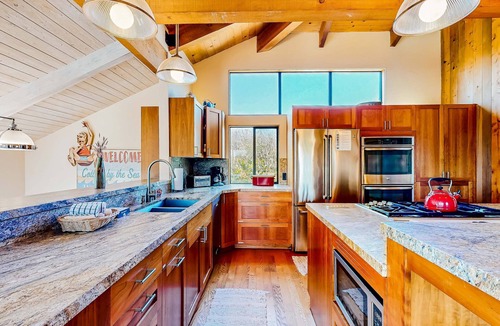Sea Ranch House | Ocean-view home with hot tub on the golf course, dogs welcome