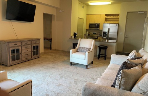 Waterfront Apartment | Ocean View Stay in Downtown Long Beach