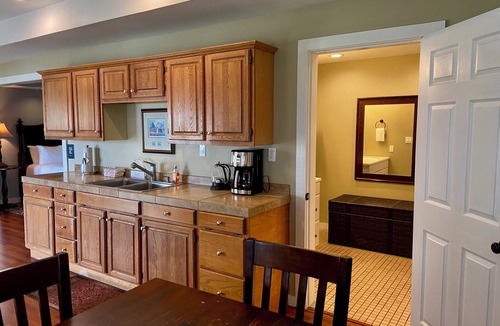 Trinidad House | Ocean-view studio near redwoods and beaches—your basecamp for Trinidad adventure.
