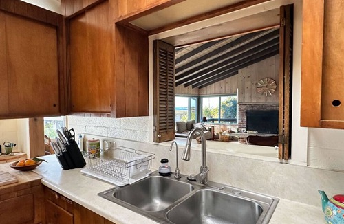 Cayucos House | Ocean Views, Walk to the Beach—Monthly Stays