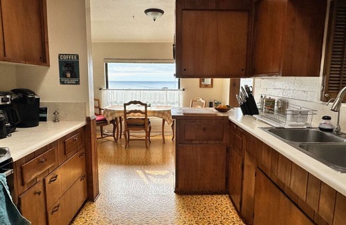 Cayucos House | Ocean Views, Walk to the Beach—Monthly Stays