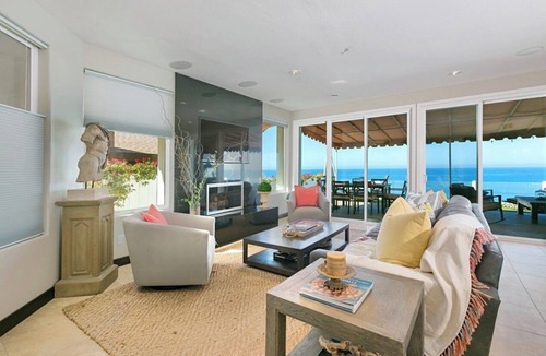 Leucadia House | OCEANFRONT! 3 DISTINCT SUITES! JACUZZI & BBQ!