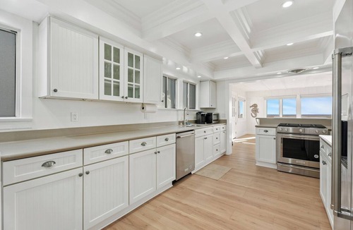 Balboa Peninsula Cottage | Oceanfront Beach Cottage in Newport Beach