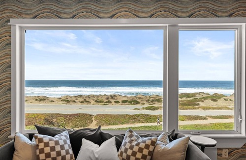 Parkside Apartment | Oceanfront & top-floor, 2-bedroom apartment in San Francisco