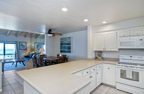 Solana Beach Condo | Oceanfront Views, Heated Pool, Hot Tubs, BBQ