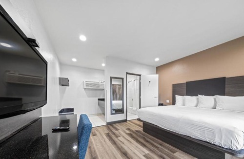 Townsite Hotel | Oceanside, CA – Marina/Camp Pendleton