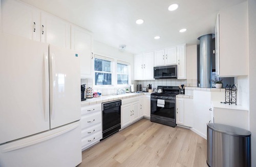 Montara House | Oceanview Beach Home – Walk to Beach, Trails, Food, Family Activities