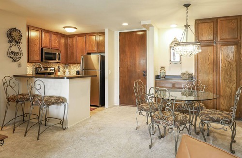 Townsite Condo | Oceanviews from the Balcony in 1 Bd Condo with Pool, Spa, and Fitness Center