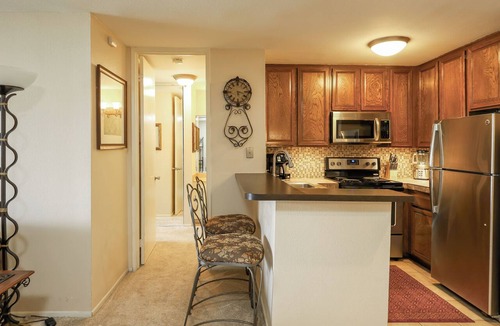 Townsite Condo | Oceanviews from the Balcony in 1 Bd Condo with Pool, Spa, and Fitness Center