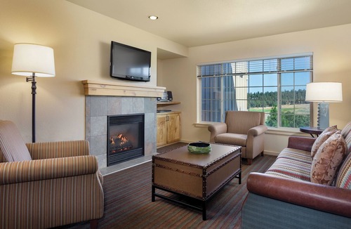 Klamath Falls Resort | OFFICIAL LISTING | Worldmark Running Y 2BR w/Balcony, Indoor Resort Pool & Golf