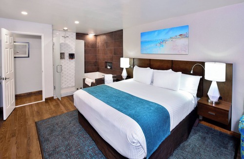 Midway District Hotel | Old Town Inn