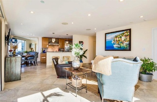 South Redondo Apartment | One Bedroom Oceanfront Residence with Panoramic Vi