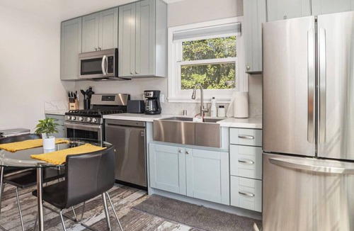 Lincoln Acres House | One bedroom retreat full kitchen/laundry 1GB Wi-Fi