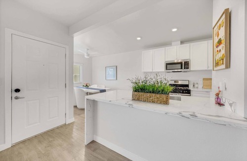 Southwood Riviera Apartment | One Lux Stay Coastal 2BR Retreat Near the Beach
