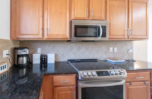 Surprise House | Optional heated pool- 3-bedroom house in peaceful Surprise with AC