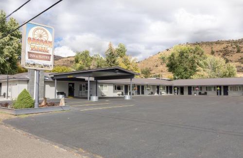 Lakeview Hotel | Oregon Trail Inn and Suites