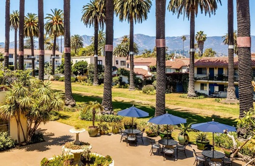 West Beach Hotel | Pacific Coast Hideaway! Cozy Queen Stay w/Pool & Gym Access! Wharf Adventures!