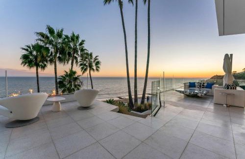Pacific Palisades House | Pacific Palisades 3BR with Fire Pit by Colby and Conrad