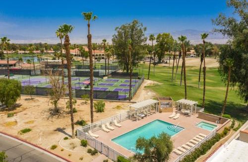 Palm Desert House | Palm Desert Resort Home: Outdoor Dining w/Views