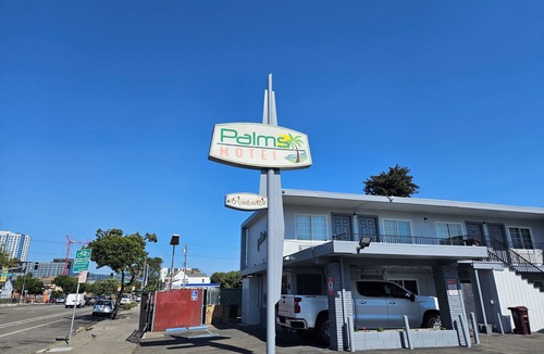Longfellow Hotel | Palms Motel