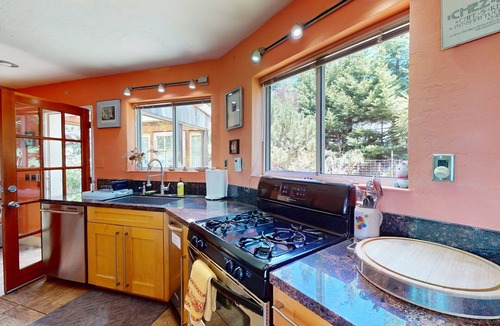 Gualala House | Panoramic ocean view 4-bedroom house in charming Gualala perfect for relaxing .