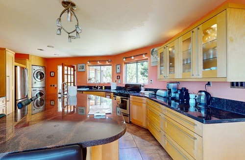 Gualala House | Panoramic ocean view 4-bedroom house in charming Gualala perfect for relaxing .