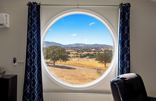 Paso Robles House | Paso Robles Estate w/Hot Tub, Game Room & Views