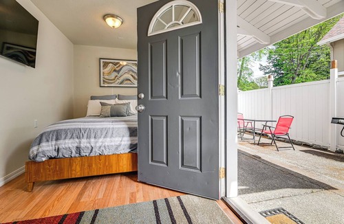 Cave Junction Apartment | Patio & Game Room! Cozy Studio Near Oregon Caves