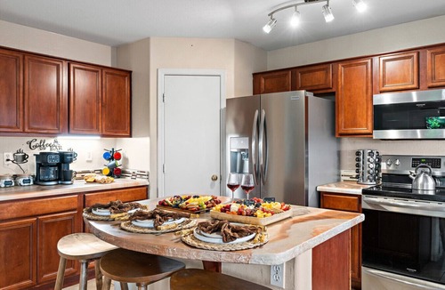 Tamaron House | Pause & Play | Pool, Spa, Gaming, Firepit & More
