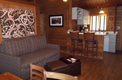 Kohls Ranch Cabin | Payson | Peaceful Cabin Stay | Pool + Hot Tub