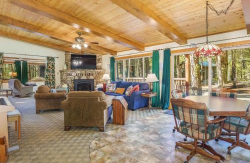 North Wawona House | Peace of Mine - Cabin inside Yosemite - Dog Friendly