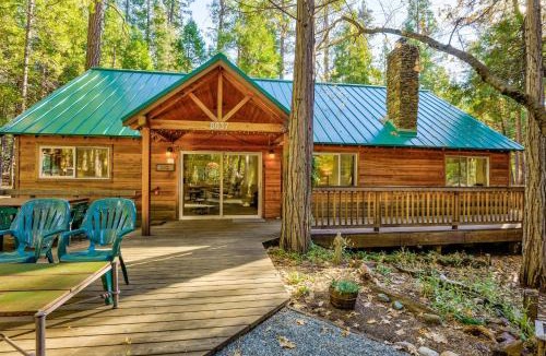 North Wawona House | Peace of Mine - Cabin inside Yosemite - Dog Friendly