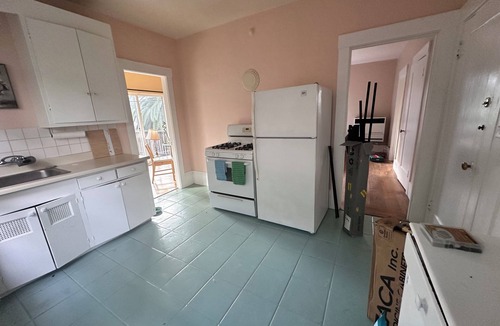 Grand Lake Apartment | Peaceful 1-Bedroom Apt in Charming House Oakland. Great, Cool, Safe Chill Area