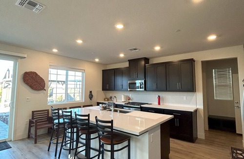 Tracy House | Peaceful 4BR-3BA Villa w/Club-House+Pool Spa Deck Garden