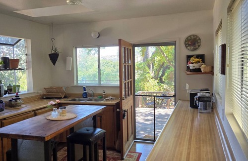 Atascadero Cottage | Peaceful cottage in the woods