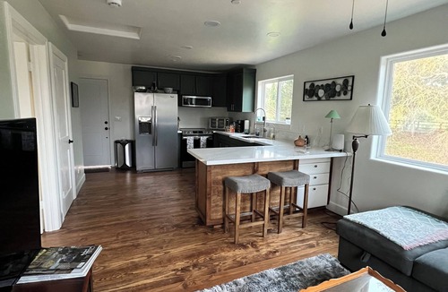 Atascadero Apartment | Peaceful Country Cottage Retreat. Oaks, Gardens & Starry Nights. Pet Friendly!