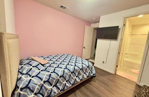 Sparks Apartment | Peaceful Private Master Room in Sparks