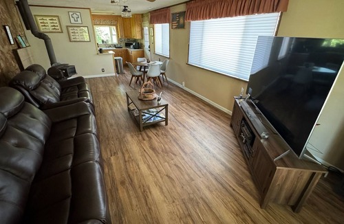 Trail House | Peaceful Retreat on the Rogue River